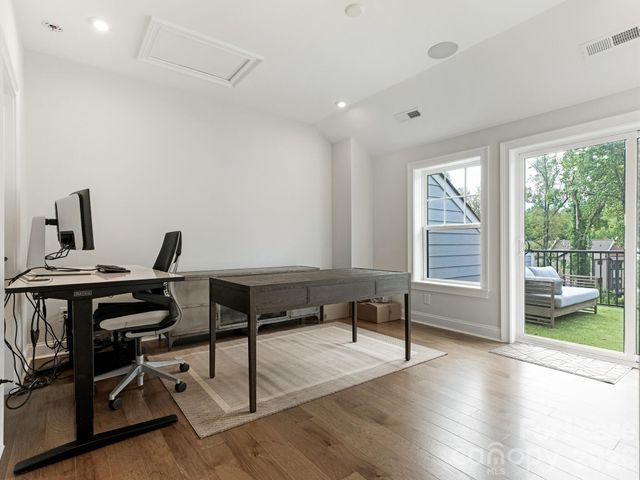 2555 Deacon Avenue, Charlotte, NC 28204