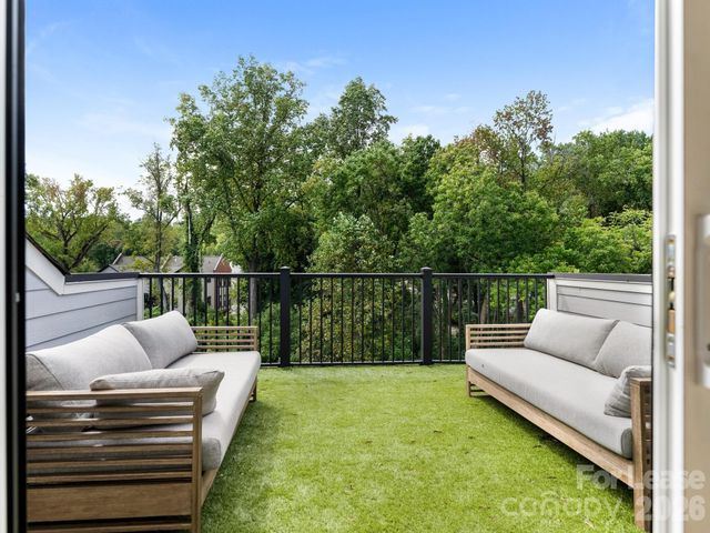 2555 Deacon Avenue, Charlotte, NC 28204