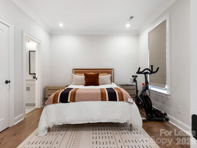 2555 Deacon Avenue, Charlotte, NC 28204