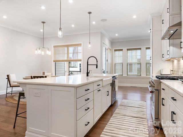2555 Deacon Avenue, Charlotte, NC 28204