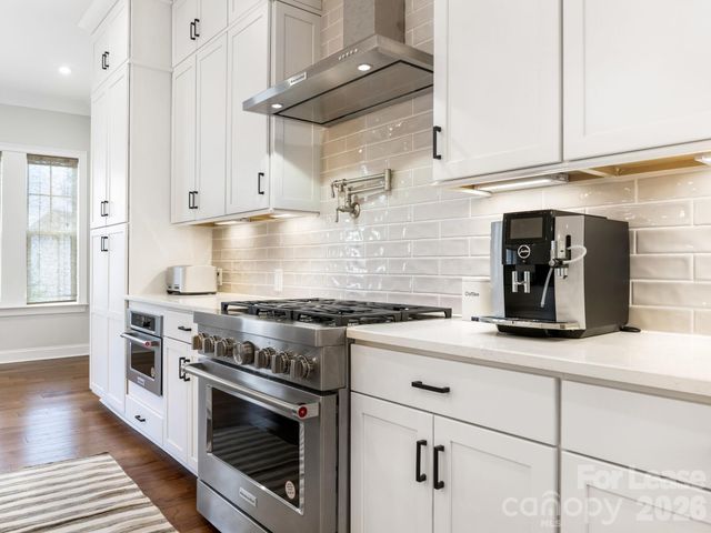 2555 Deacon Avenue, Charlotte, NC 28204