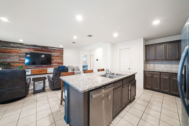 1536 Owen Way, Waxahachie, TX 75165