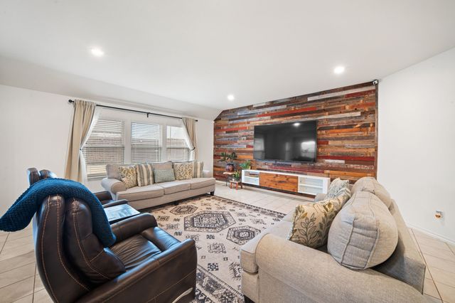 1536 Owen Way, Waxahachie, TX 75165