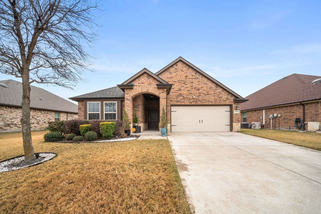 1536 Owen Way, Waxahachie, TX 75165