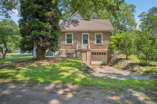 36 Seven Lakes Drive, Sloatsburg, NY 10974