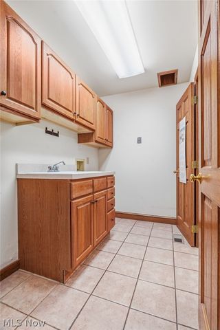1012 Cloverdale Circle NE, Massillon, OH 44646