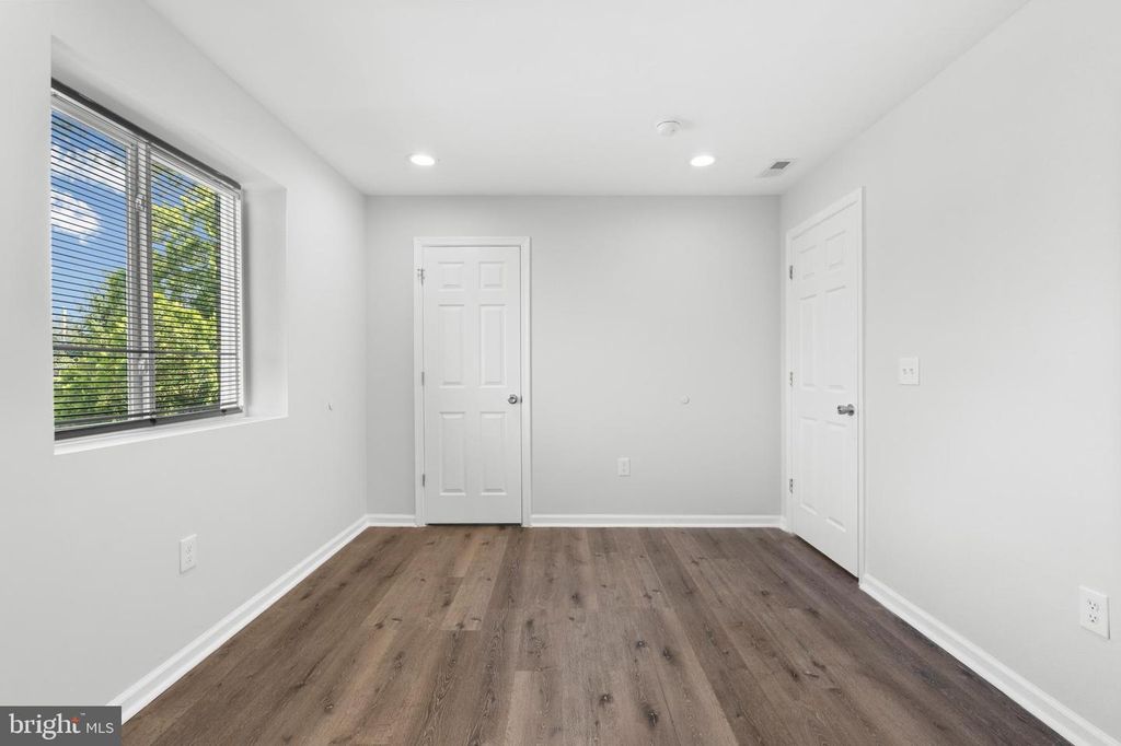 Image 15 of property listing at 5134 PEMBRIDGE AVE, Baltimore, MD 21215