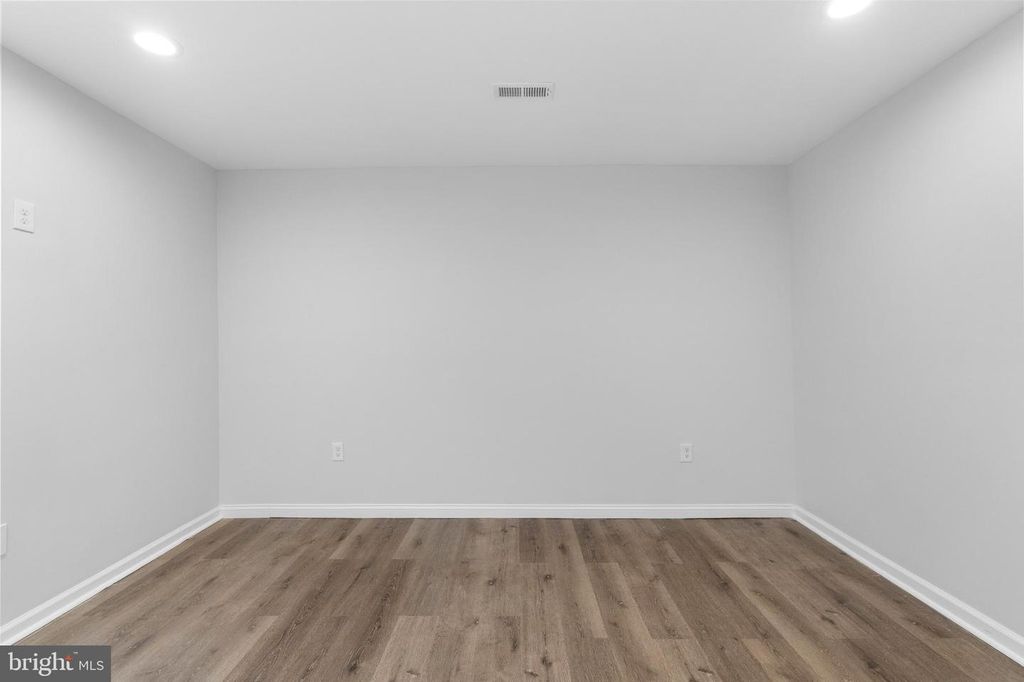 Image 21 of property listing at 5134 PEMBRIDGE AVE, Baltimore, MD 21215