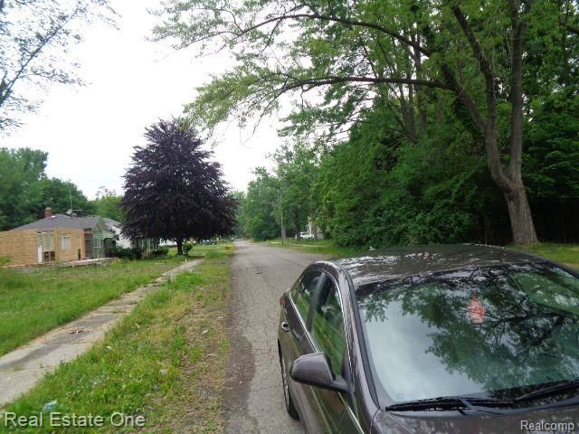 19411 Kentfield Street, Detroit, MI 48219