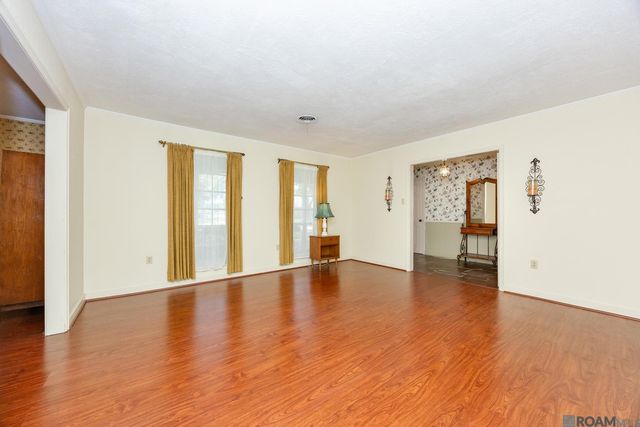 1441 S Woodhaven Dr, Baton Rouge, LA 70815