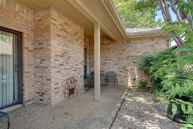 5717 Ridgerock Road, Fort Worth, TX 76132