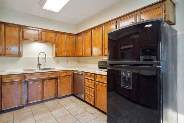 5717 Ridgerock Road, Fort Worth, TX 76132