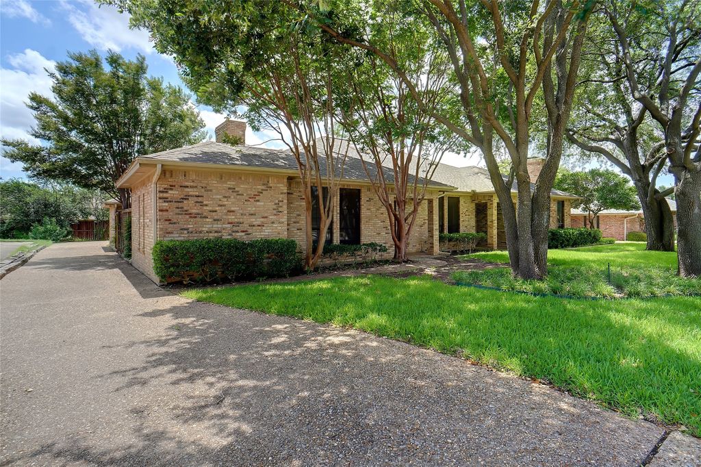 5717 Ridgerock Road, Fort Worth, TX 76132