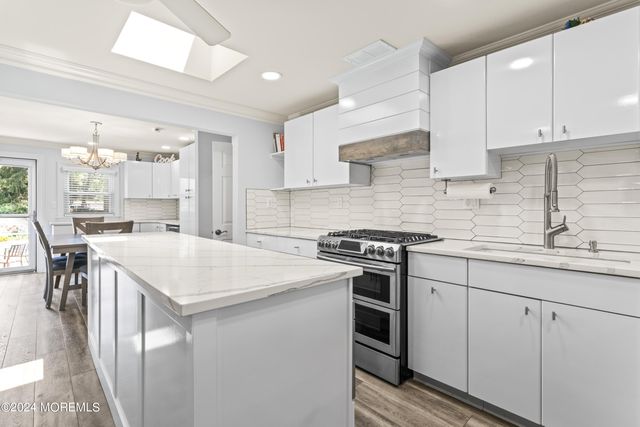 6 Joyce Place, Hazlet, NJ 07730