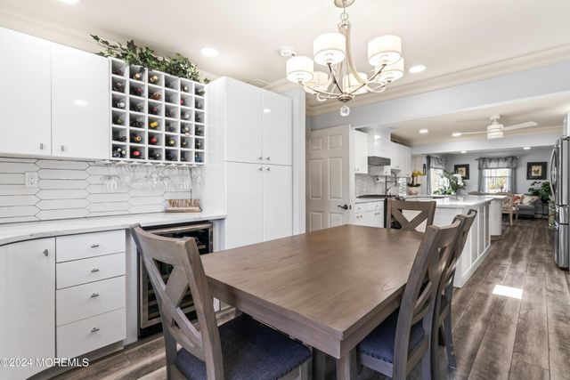 6 Joyce Place, Hazlet, NJ 07730