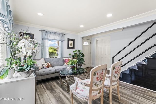 6 Joyce Place, Hazlet, NJ 07730