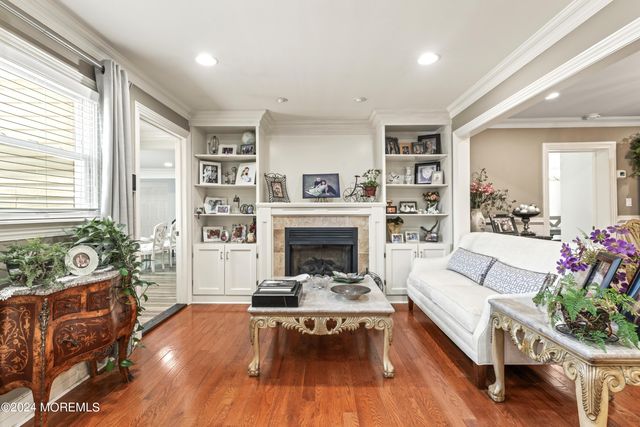 6 Joyce Place, Hazlet, NJ 07730
