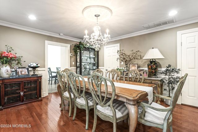 6 Joyce Place, Hazlet, NJ 07730