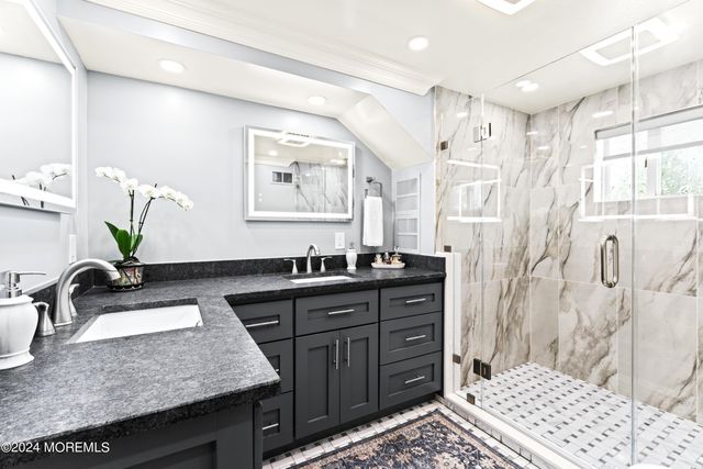6 Joyce Place, Hazlet, NJ 07730