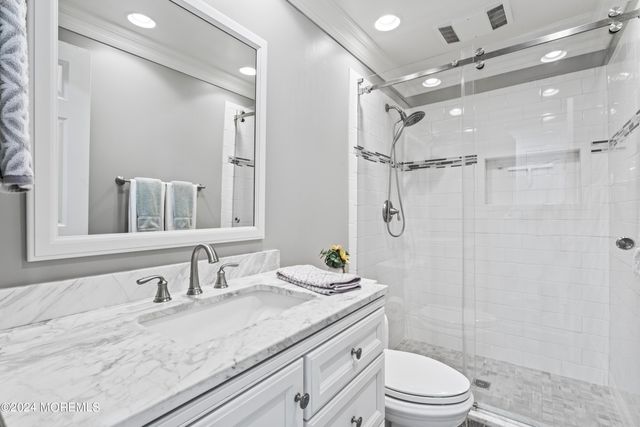6 Joyce Place, Hazlet, NJ 07730