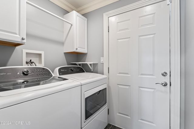 6 Joyce Place, Hazlet, NJ 07730