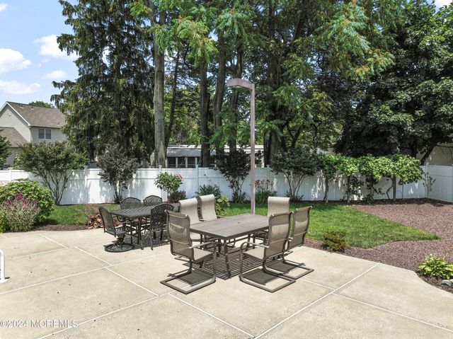 6 Joyce Place, Hazlet, NJ 07730