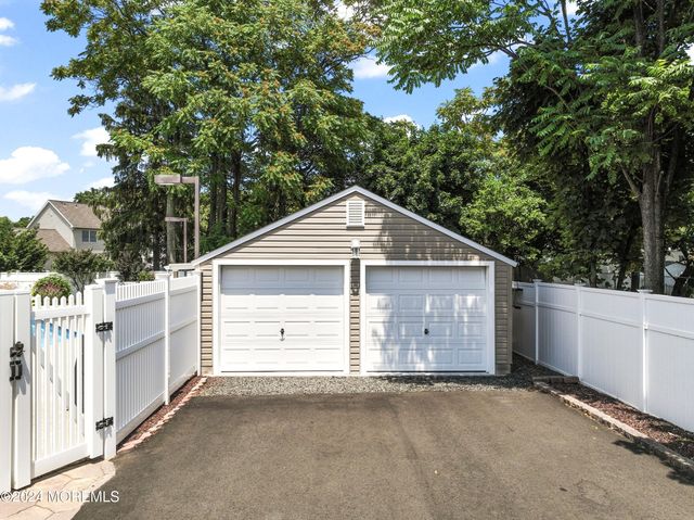 6 Joyce Place, Hazlet, NJ 07730