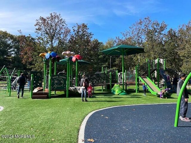 6 Joyce Place, Hazlet, NJ 07730