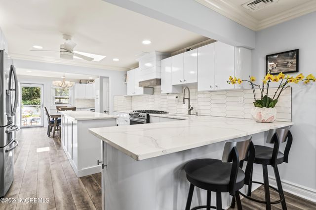 6 Joyce Place, Hazlet, NJ 07730