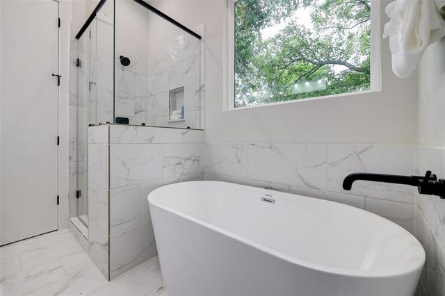 846 Elkhart Street E, Houston, TX 77091