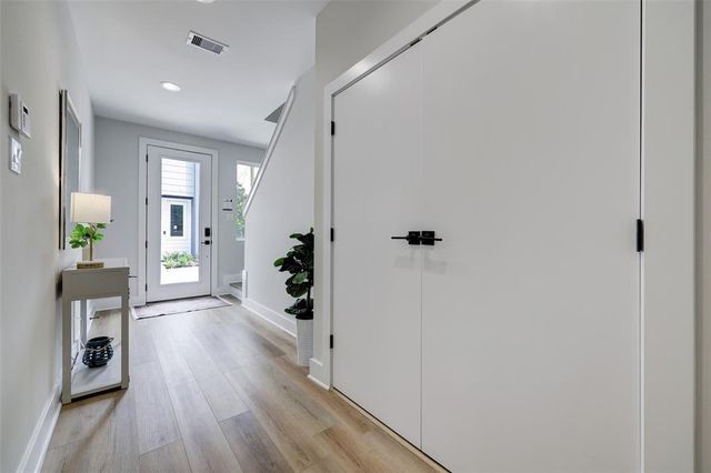 846 Elkhart Street E, Houston, TX 77091