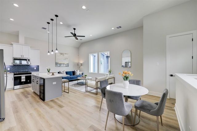 846 Elkhart Street E, Houston, TX 77091