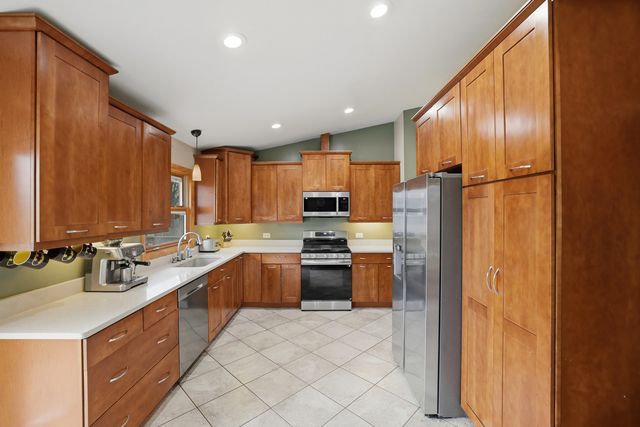 1358 Cottonwood Lane, Crystal Lake, IL 60014