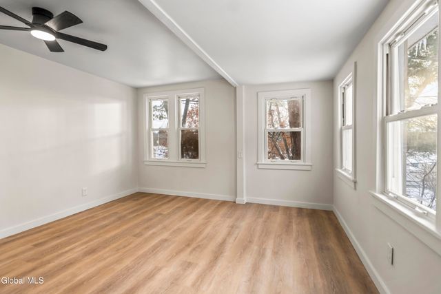 5 Homestead Avenue, North Greenbush, NY 12198