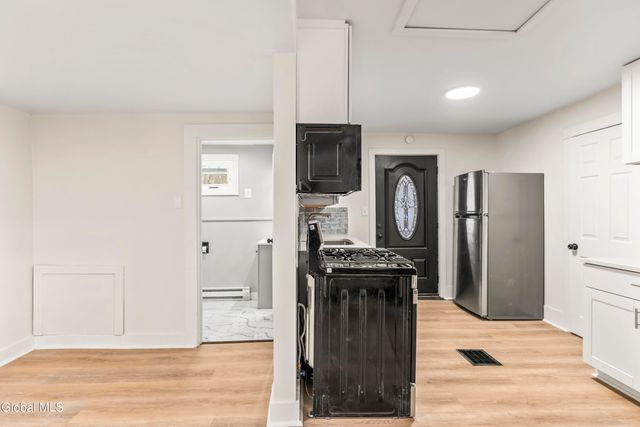 5 Homestead Avenue, North Greenbush, NY 12198