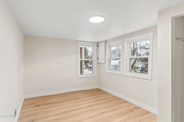 5 Homestead Avenue, North Greenbush, NY 12198