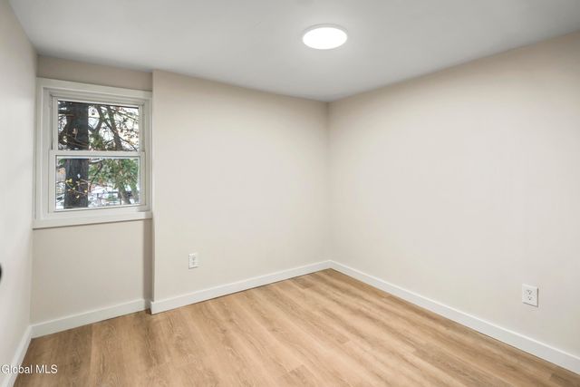 5 Homestead Avenue, North Greenbush, NY 12198