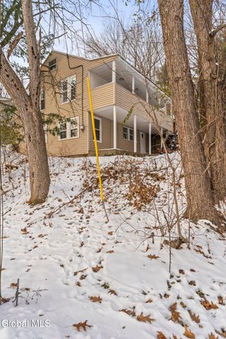 5 Homestead Avenue, North Greenbush, NY 12198