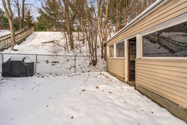 5 Homestead Avenue, North Greenbush, NY 12198