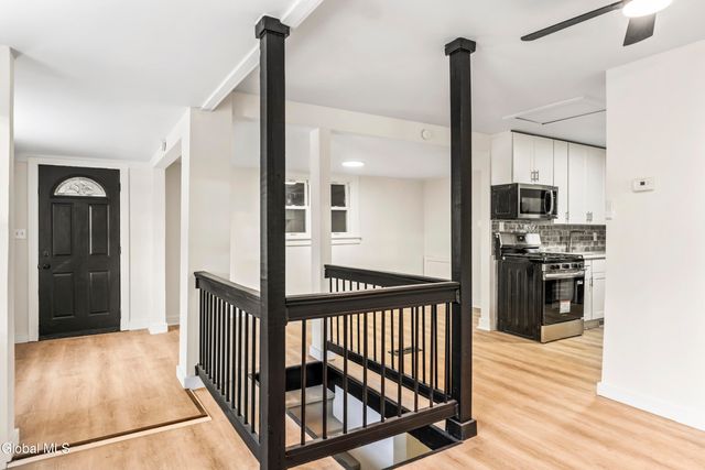 5 Homestead Avenue, North Greenbush, NY 12198