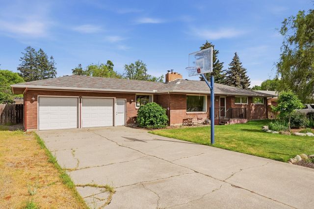2222 N Dora Rd, Spokane, WA 99212