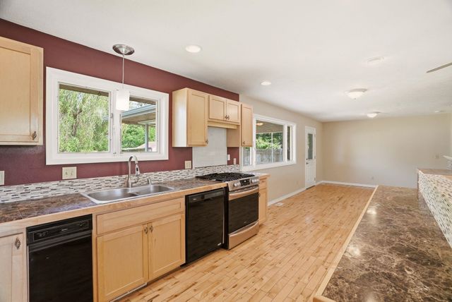 2222 N Dora Rd, Spokane, WA 99212