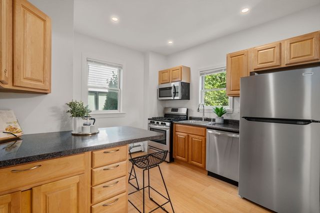 30 Union St 1, Cambridge, MA 02141
