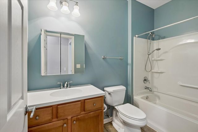 3304 Comstock Court, Mundelein, IL 60060