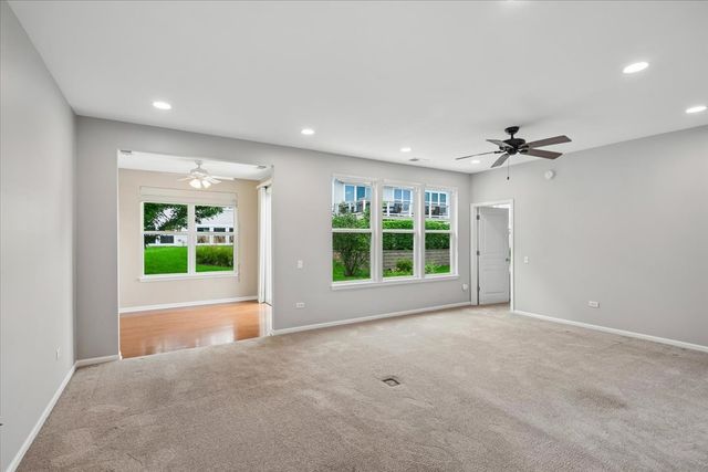 3304 Comstock Court, Mundelein, IL 60060