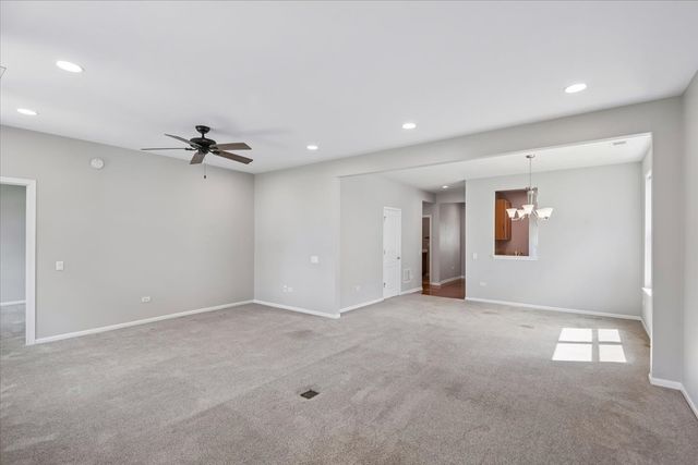 3304 Comstock Court, Mundelein, IL 60060
