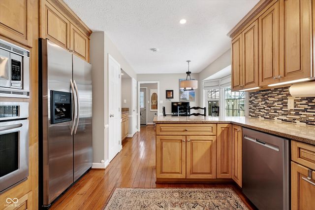 12854 Brookshire Parkway, Carmel, IN 46033