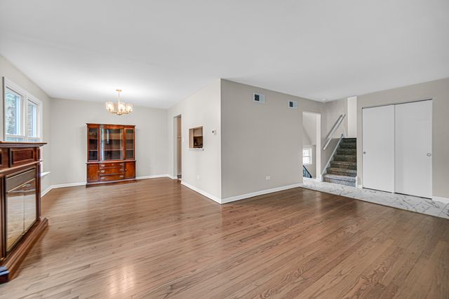 17204 Chicago Avenue, Lansing, IL 60438