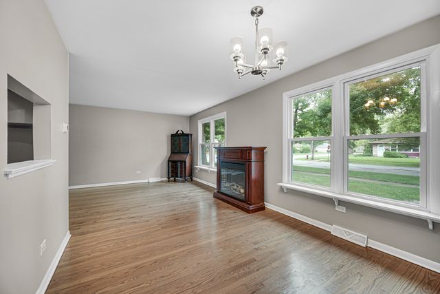 17204 Chicago Avenue, Lansing, IL 60438