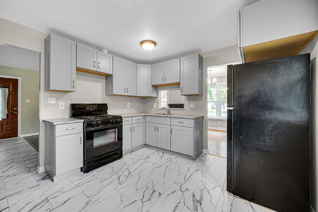 17204 Chicago Avenue, Lansing, IL 60438